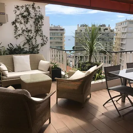 Apartmán Dernier Etage - 2 Pieces - Vue - Proche Martinez *
