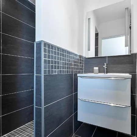Dernier Etage - 2 Pieces - Vue - Proche Martinez * Cannes