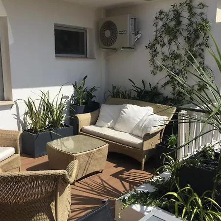 Dernier Etage - 2 Pieces - Vue - Proche Martinez *